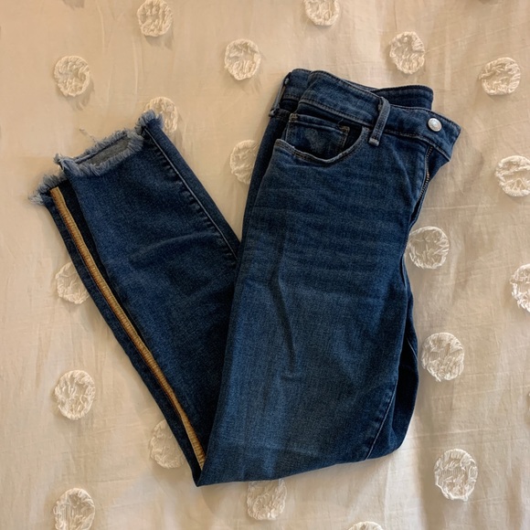 Abercrombie & Fitch Low Rise Ankle Jeans w/ Stripe - Picture 5 of 5